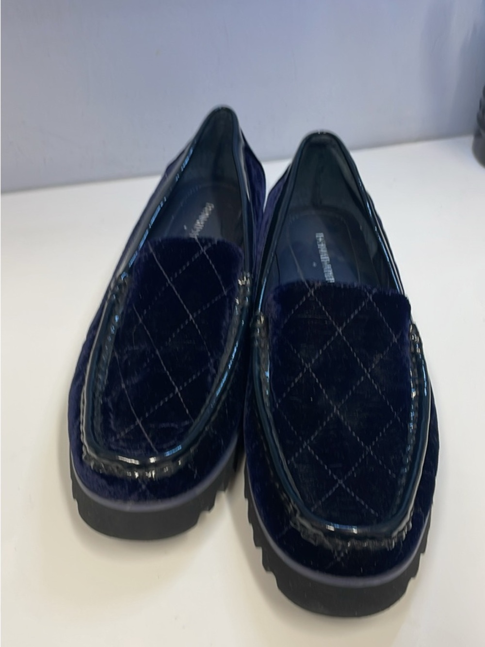 DONALD J PLINER. Woman’s  Navy Quilted Velvet Moccasin Loafers.  Size 9